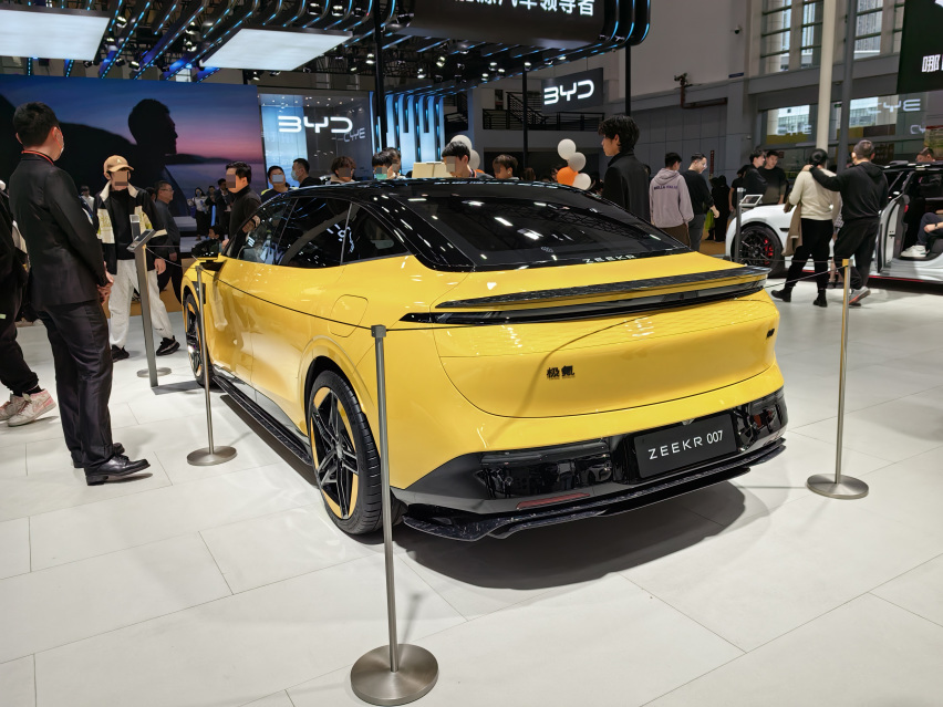 2023宁波国际车展，来看极氪新车
