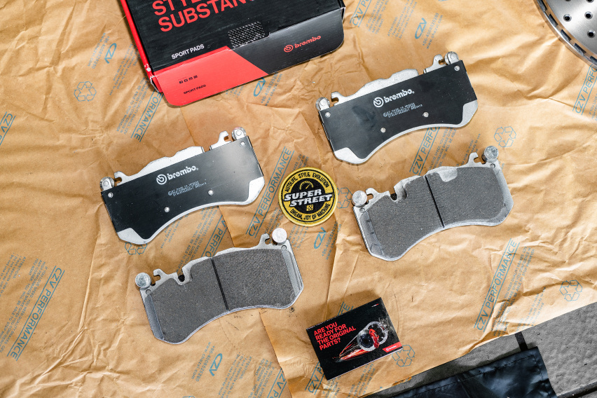 奔驰E级更换Brembo HP2000刹车片CZV打孔刹车盘