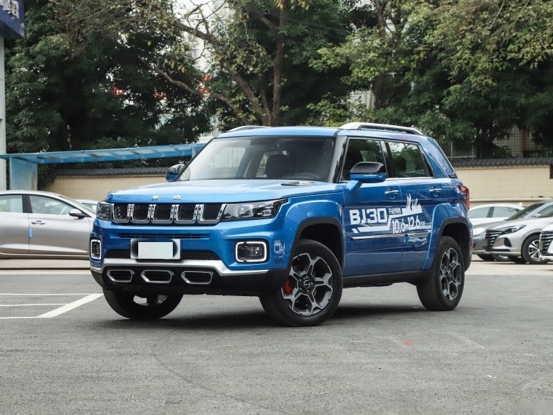 向库布齐沙漠进军！“BJ40荣耀DKR”选手斗志昂扬