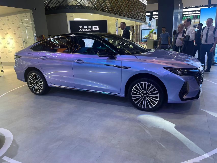 搭载插混系统 奇瑞艾瑞泽8 C-DM亮相 综合续航1300km