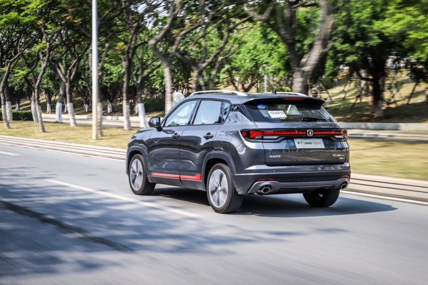 10万块买一台动力越级小型SUV？试驾长安CS35 PLUS