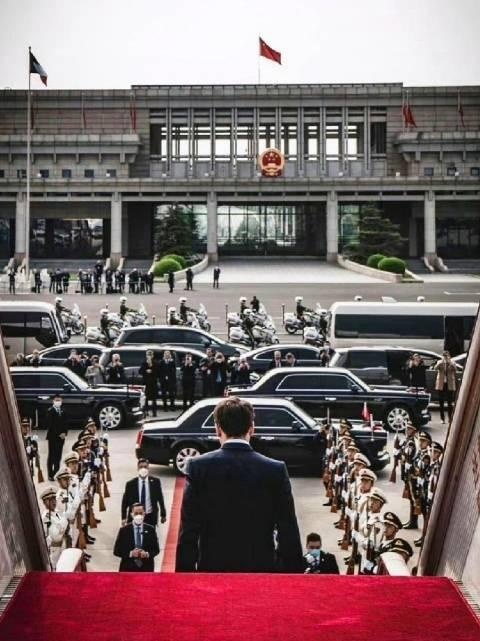 马克龙访华，乘坐红旗L5，引法国记者“怒赞”