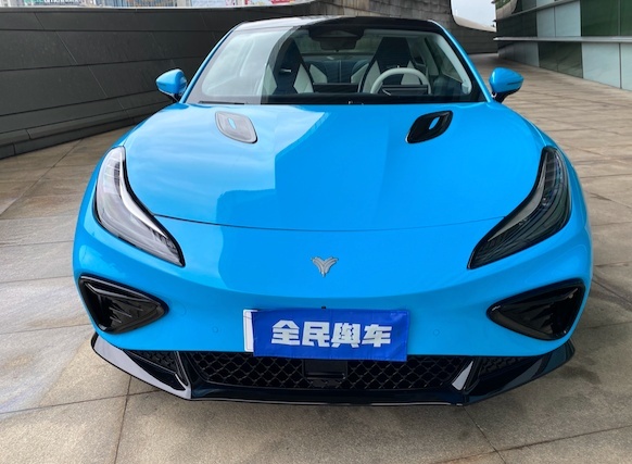 体验哪吒GT，采用双门四座布局，产品亮点有哪些？