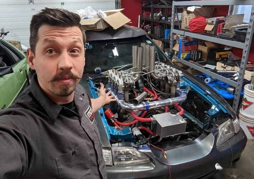 挂着8颗涡轮的福特Mustang你们见过吗？把视野都挡得严严