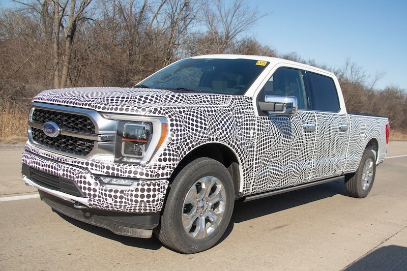 2021-ford-f-150-spied-with-gmc-ram-design-influences_2.jpg