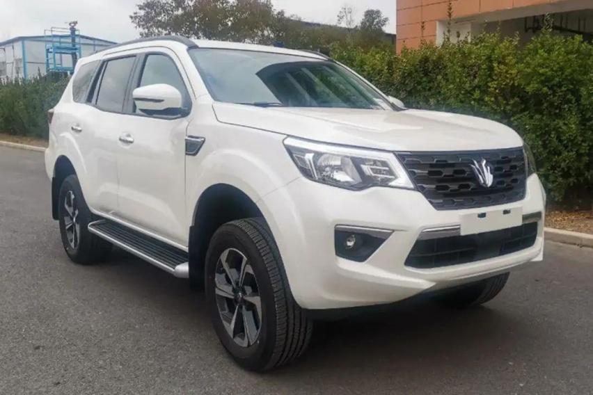 曾经越野王者SUV,15万起!2.0T+8AT、四驱、三把锁统统配齐!