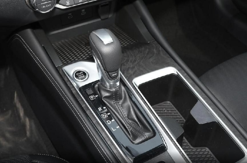天籁黑金版搭载2.0L+CVT，外观运动，但动态表现一般，值得推荐吗？