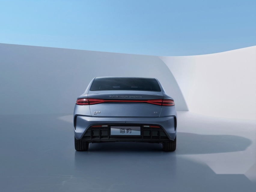 等等党门可以入手了，特斯拉Model 3最强对手已上市，才20.98万