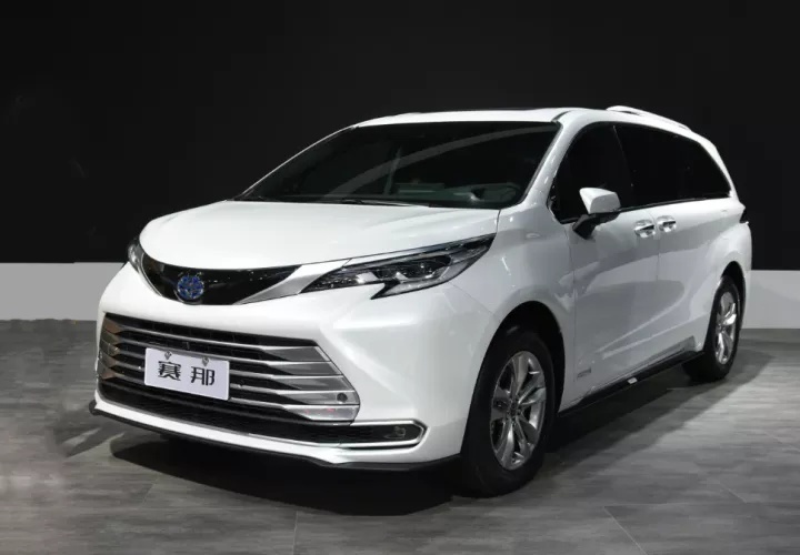 谁才是30万MPV的优选？第四代嘉华迎战丰田赛那，再掀内卷狂潮