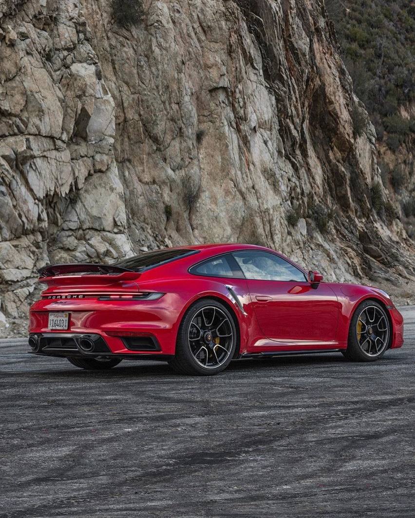 运动感很强 全新保时捷911 Turbo S实车