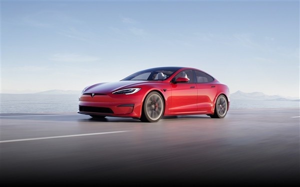 特斯拉Model S内饰大革新，搭赛车式方向盘，后排增液晶屏