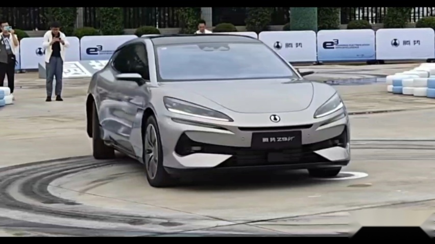 从腾势Z9GT聊易三方技术，三电机只是堆料只为噱头？真相是什么？