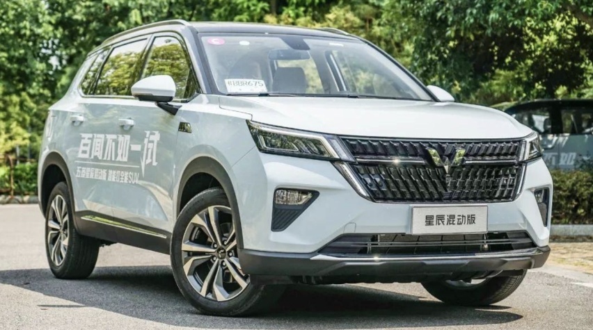 堪称混动SUV“地板价”，10万就能买，油耗5.7L，五菱又要火了？