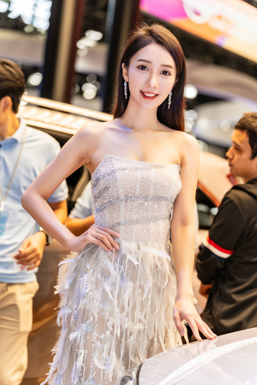 2024广州车展小姐姐大合集！是真男人就坚持到最后一张！