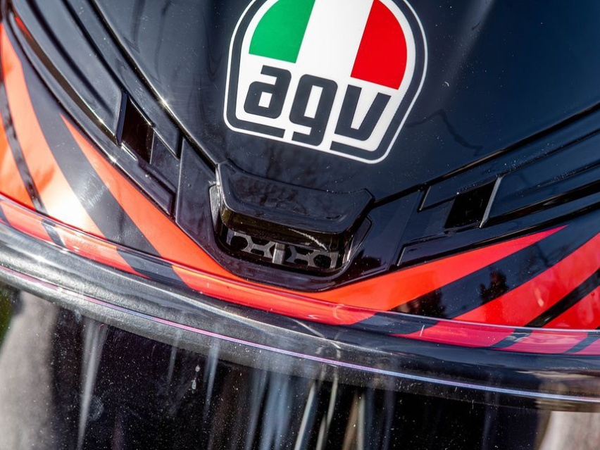 最轻的公路盔之一 AGV K6头盔外媒测评