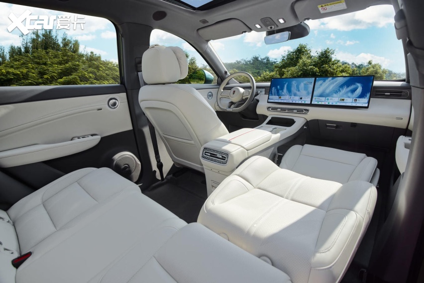 旗帜为谁飘扬？红旗HS6 PHEV起售价17.88万元