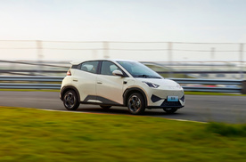 纯电小车拿不到2万补贴，厂家其实比你更着急