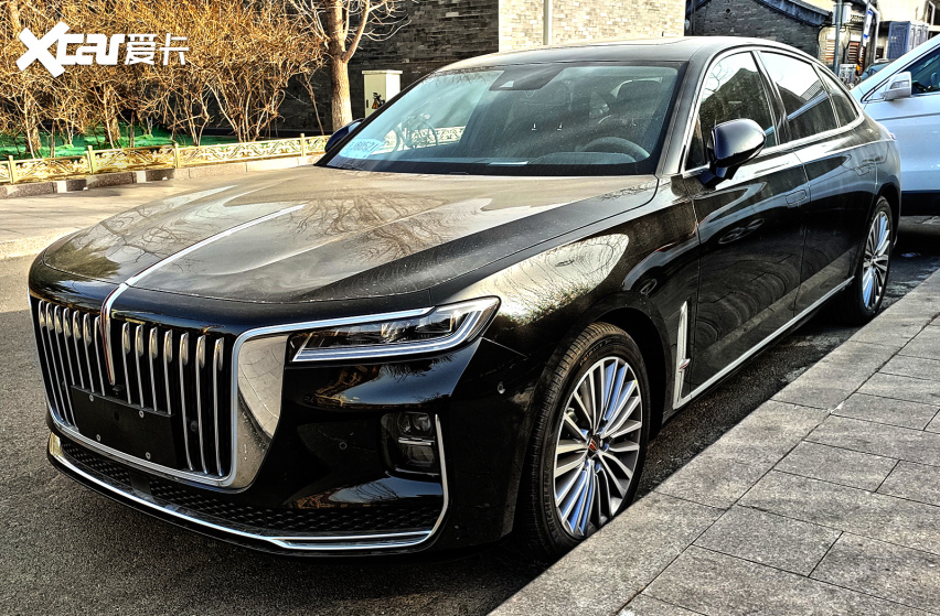 同事竟然提了一辆红旗h9(参数|询价),2.0t车型,就是45td,50td是3.