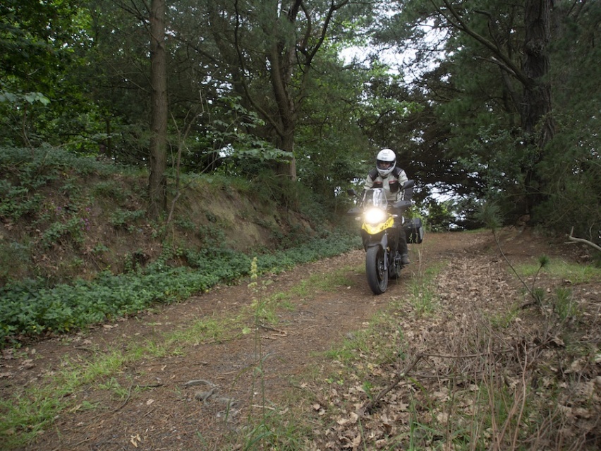 外媒眼中的DL250 铃木V-Strom 250试驾测评