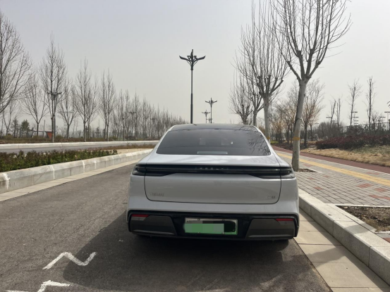 实力为王！特斯拉Model 3紧急降价也打不过银河E8