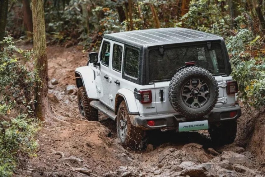 Jeep牧马人4×e是越野车的未来？还是无奈？