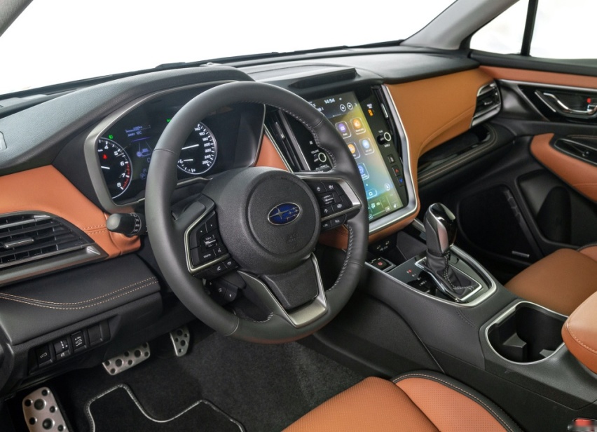 31.28万买进口中型SUV,搭水平对置发动机,标配全时四驱