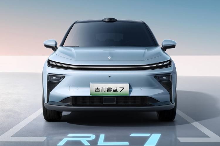 前卫个性的轿跑SUV 吉利睿蓝7售11.77万起