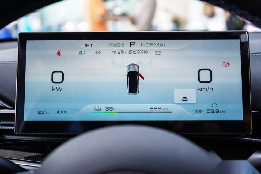 30万以下中型车，小鹏P7、长安深蓝SL03、海豹怎么选？