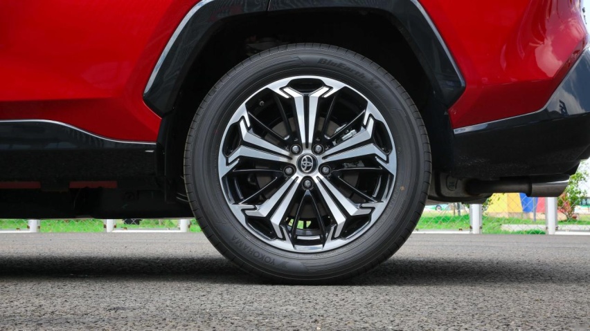 能否在纯电当道的时代闯出一片天？试驾：RAV4荣放双擎E+