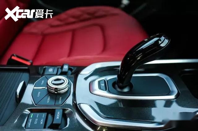 吴楠小姐姐带你来探店，揭开哈弗SUV热销背后的秘密