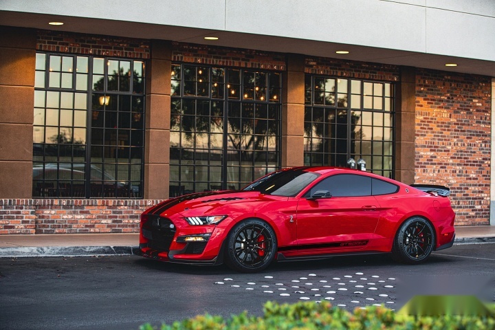 全球仅售225辆，拥有900匹马力！福特野马Shelby重装推出GT500KR