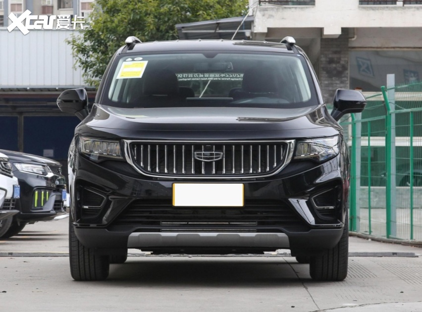 仅10万！豪华中型SUV：1.8T引擎，空间奢华，细节很细腻