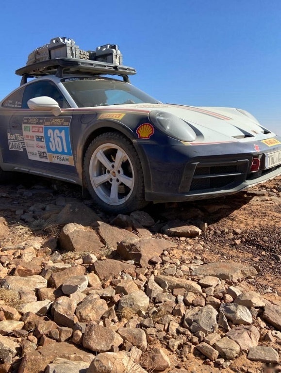 保时捷911 DAKAR经受住了从德国到塞内加尔的沙漠考验