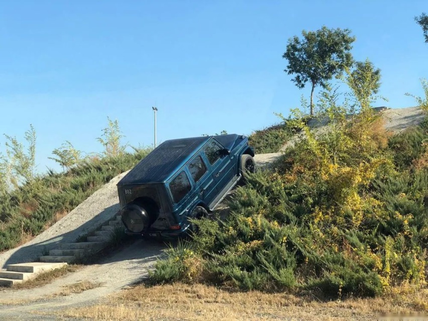 路虎卫士和奔驰G350亲测对比，细说各自优缺点