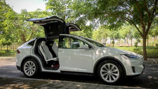 当年售价破100万，现在准备50万就能捡漏二手Model X？