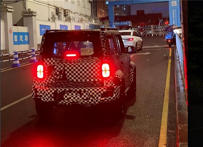 继宏光MINI EV后，五菱即将上市的“电动版吉姆尼”也能大卖？