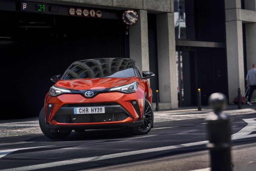 搭3.5L V6动力 C-HR/亚洲龙暗夜版车型上市