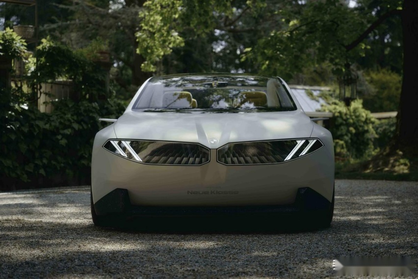 BMW新世代X概念车首秀，宝马持续加码对未来出行投入