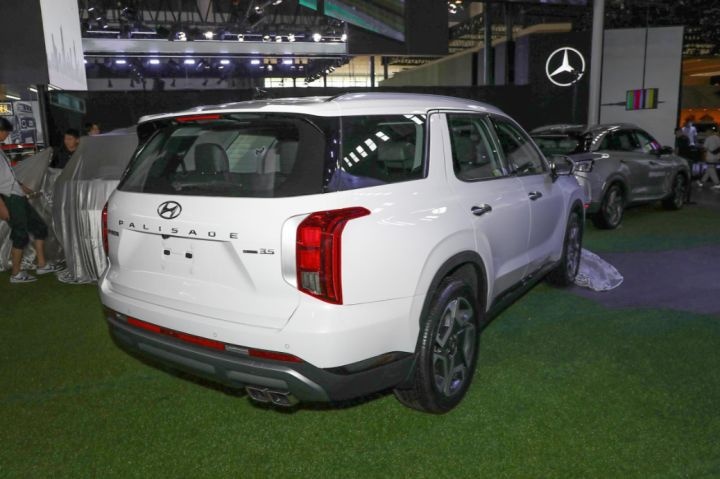 进口中大型SUV，全新外观配3.5 V6，现代帕里斯帝成都车展正式上市