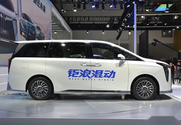 谁是多娃家庭出行的最佳拍档？2024款本田奥德赛对比传祺M8