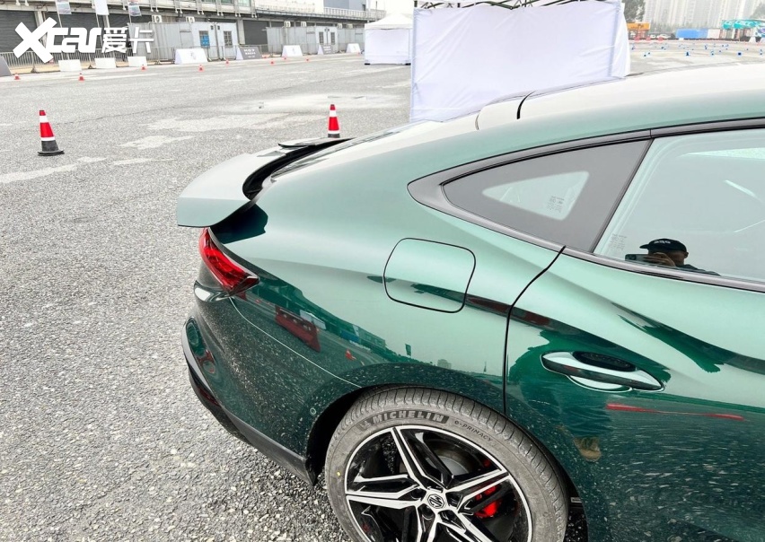 MG又为年轻人造了台“小钢炮”，配9AT+电子悬架，不到20万拿下？