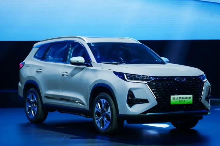 10-15萬中型SUV的銷量新?lián)?dāng),瑞虎8冠軍家族雙車上市 10-15萬中型SUV的銷量新?lián)?dāng),瑞虎8冠軍家族雙車上市