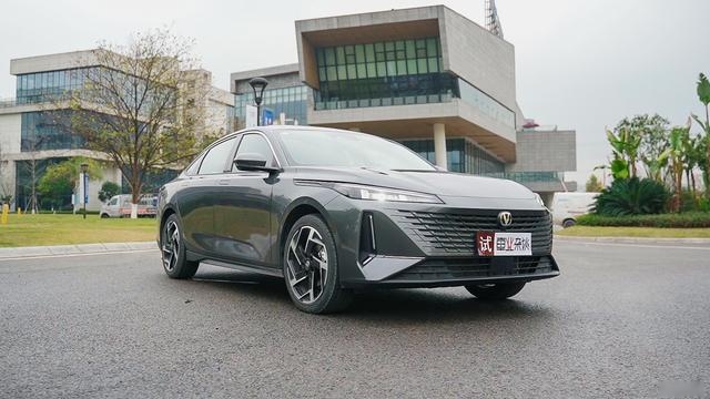 预售8.99-11.09万，长安逸达真能干得过合资家轿吗？