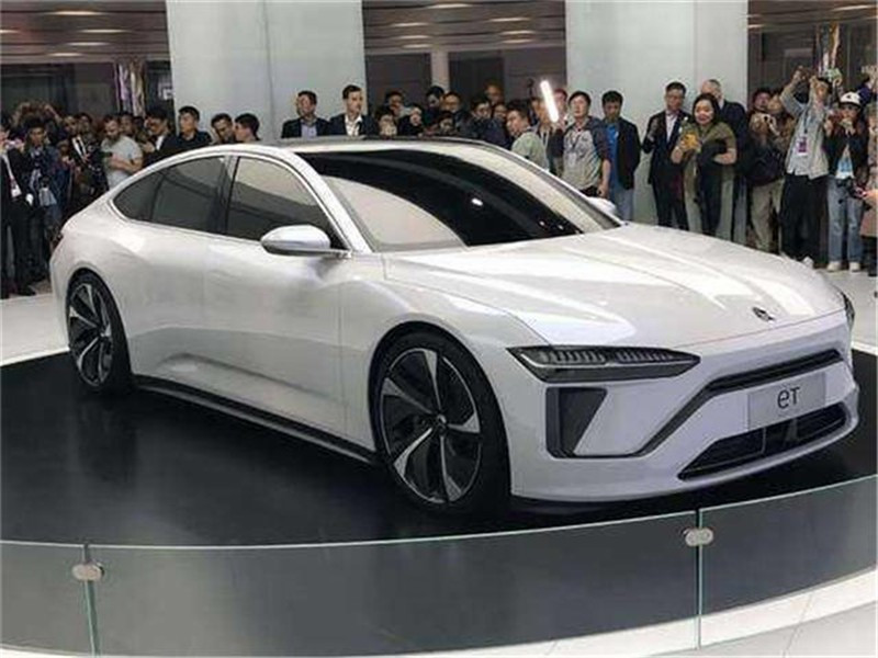 蔚来出轿车了！蔚来首款轿车ET7预览版亮相上海车展