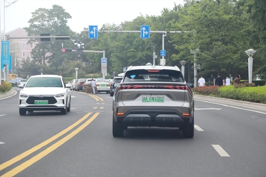 可靠+好开+省油 吉利银河L7开放道路试驾体验