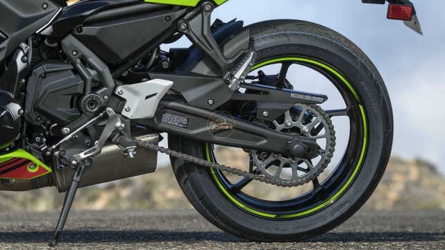 零百加速4秒出头 川崎Ninja650 进口中量级性价比之选