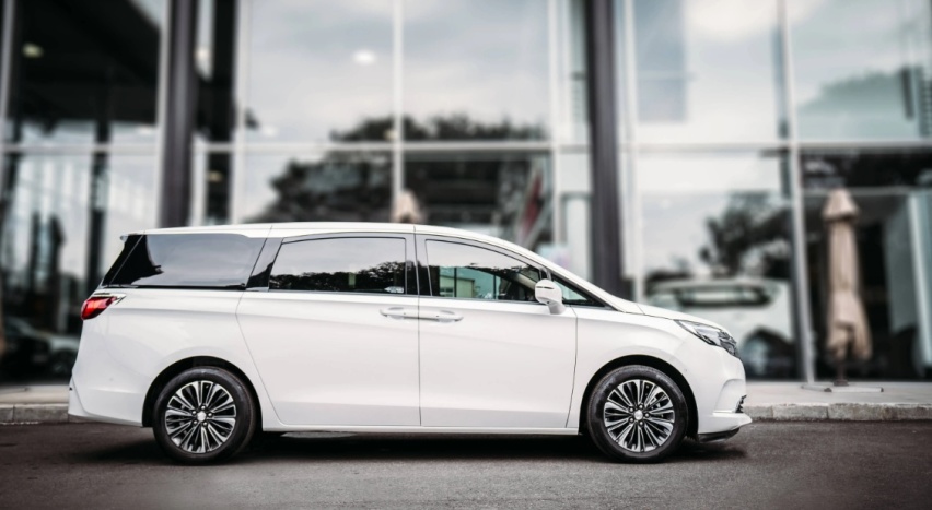 6月最好卖的“十大MPV”：丰田赛那挤进前三，大通G50逆袭成功？