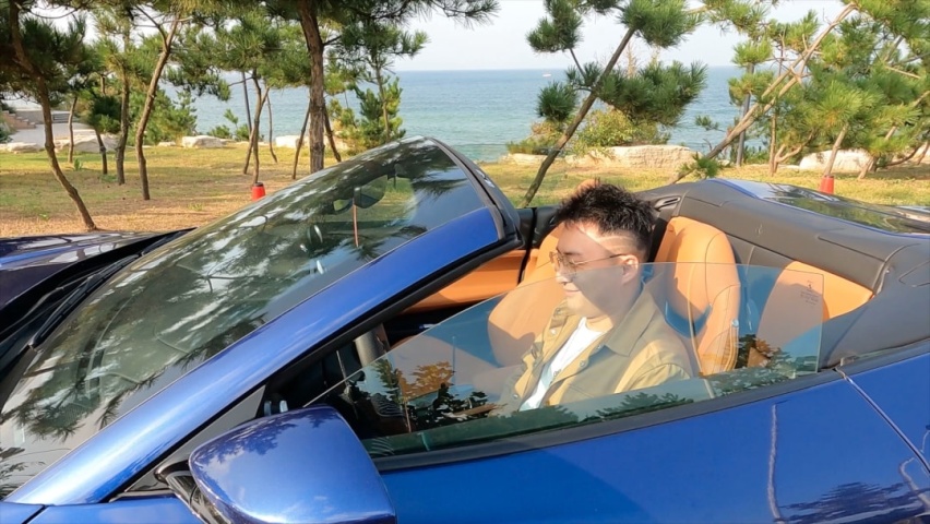 圆梦之旅！胖虎开上了最新款的法拉利Portofino M！