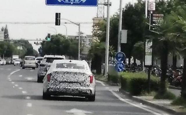 凯迪拉克国产版CT4路试谍照 延续海外设计/竞争沃尔沃S60