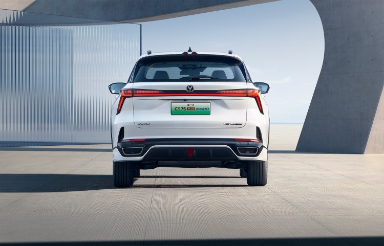 第三代CS75PLUS智电iDD亮相，综合油耗低至0.9L，4月底上市
